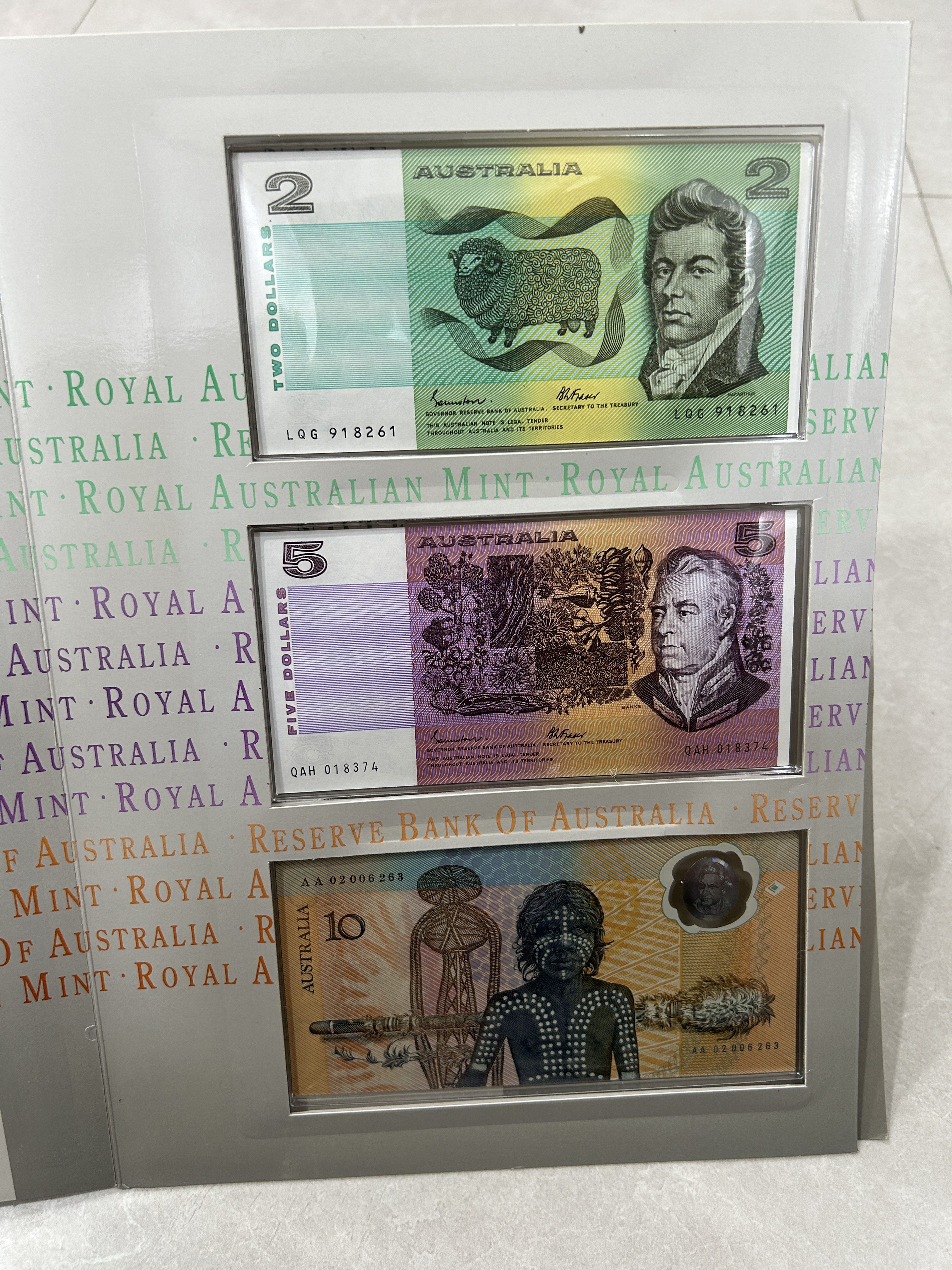 Royal Australian Mint 1988 First Combines presentation Of Bicentennial Coin & Note Collection - Rare (3 Coin+ 3 Note) Included 1 Coin Silver + 1 Note Polymer with Folder and Certificate