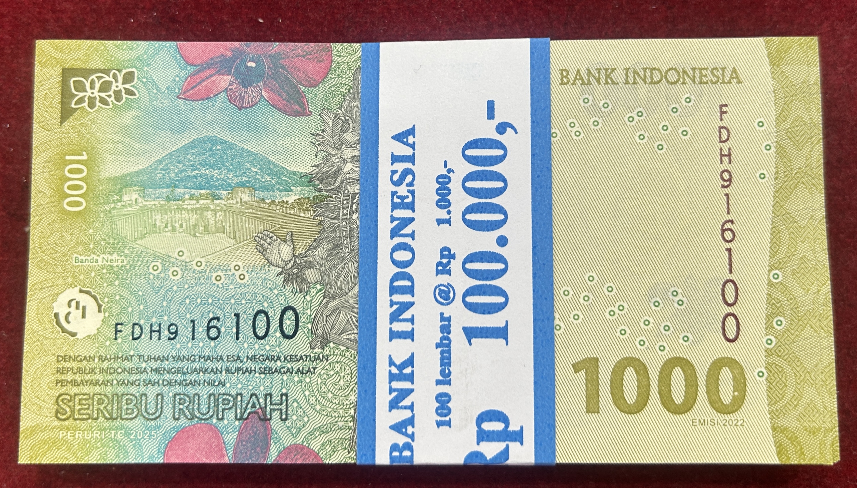 Indonesia 1000 Rupiah GEM UNC (100 Note) Non-Serial Packet - Image 2