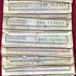 One Rupees Mix Governor (100 Note) Lott Low Condition # # *142