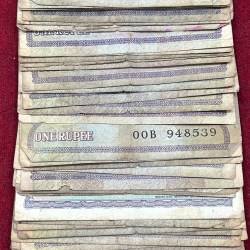 One Rupees Mix Governor (100 Note) Lott Low Condition# *144