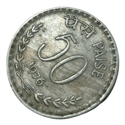 Alternative view of 50 PAISA Cu/Ni Issue Year 1976 Calcutta Mint CLOCK ROTATION Error **SCARE** Collectable Grade.