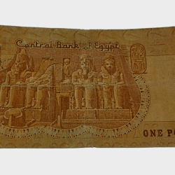 EGYPT ONE POUND Year 1970 Featuring ABU SIMBEL TEMPLE STATUES **SCARE** Bank Note in Used Condition.