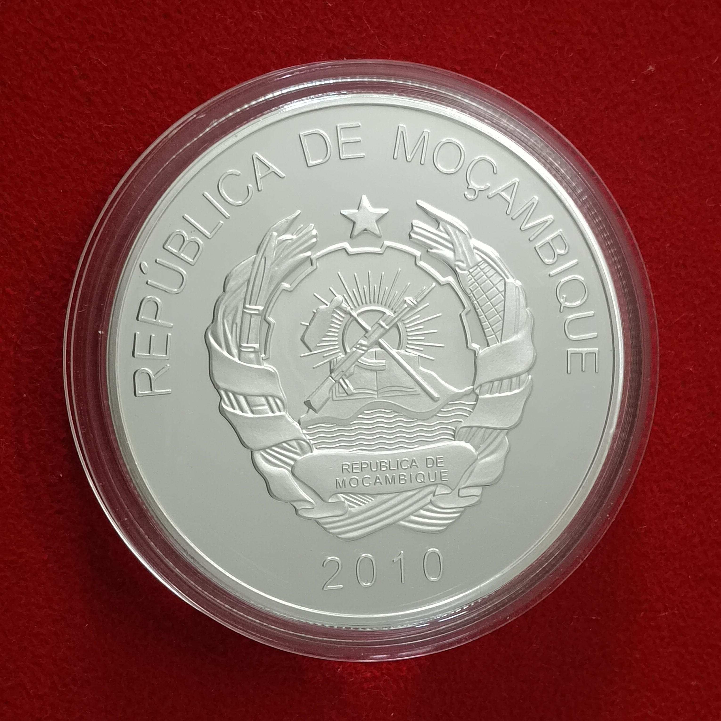Mozambique Medal 2010 - Mega Towers Dynamic Tower, Arabia Rare Reproduction Coin