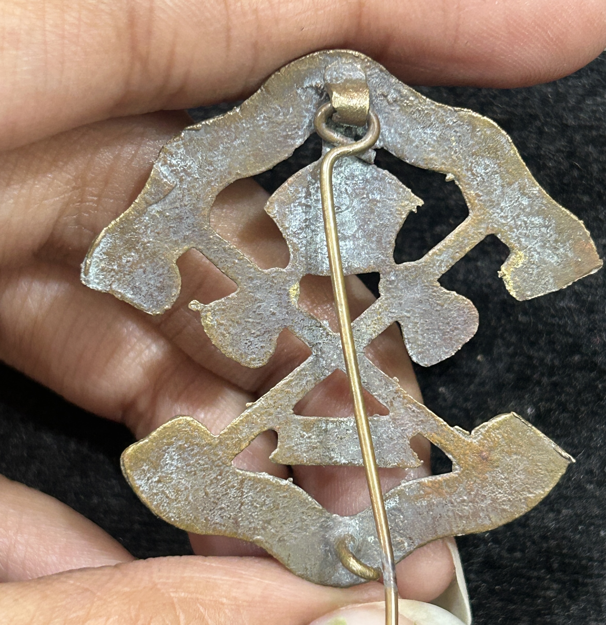 Indian Army 32nd Sikh Pioneers Regiment Bazaaar Cap Badge#S-77
