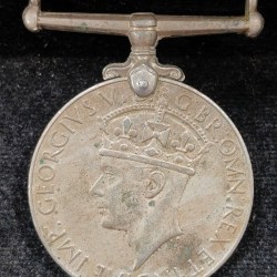 Alternative view of INDIA FULL MAP GEORGE VI BRITISH-INDIA UNNAMED MEDAL RARE #E-407