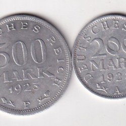 Alternative view of Germany 2 Different 500 mark and 200 mark 1923 old ishu Denomination Rare (2 Coin) Set#N-475