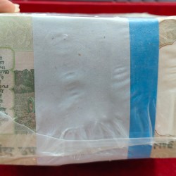Alternative view of 5 Rupees Gandhi Governor RBI Sealed 1000 Note Pack RIM