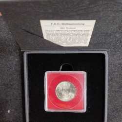 Alternative view of Thailand 1 Baht - Rama IX FAO 1982 Commemorative Coin With Beautiful Box