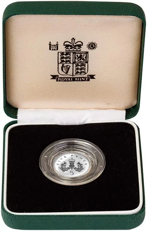 1990 UK Coin 5 Pence ( Silver Proof 6.50 grams ) Commemorative issue Rare Coin The Royal Mint Issue with wooden box and certificate