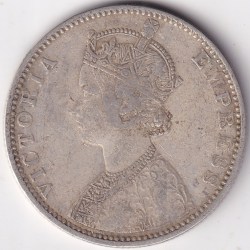 Alternative view of Silver Coin of British India 1900 Victoria Empress One Rupee Coin