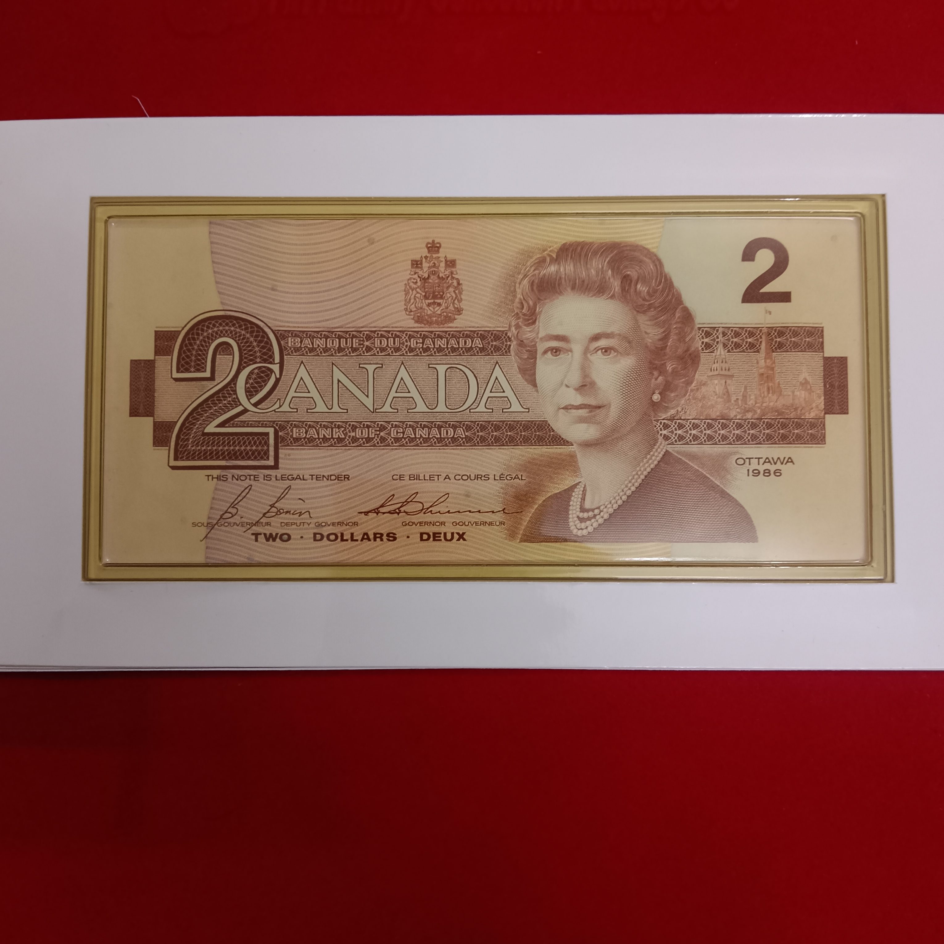 Ex Rare The Polar Bear Canda's New Uncirculated Proof Coin Note 2 Dollar Elizabeth Coin And Bank Elizabeth Note Set 1996 Year Issue ROYAL CANADIAN MINT