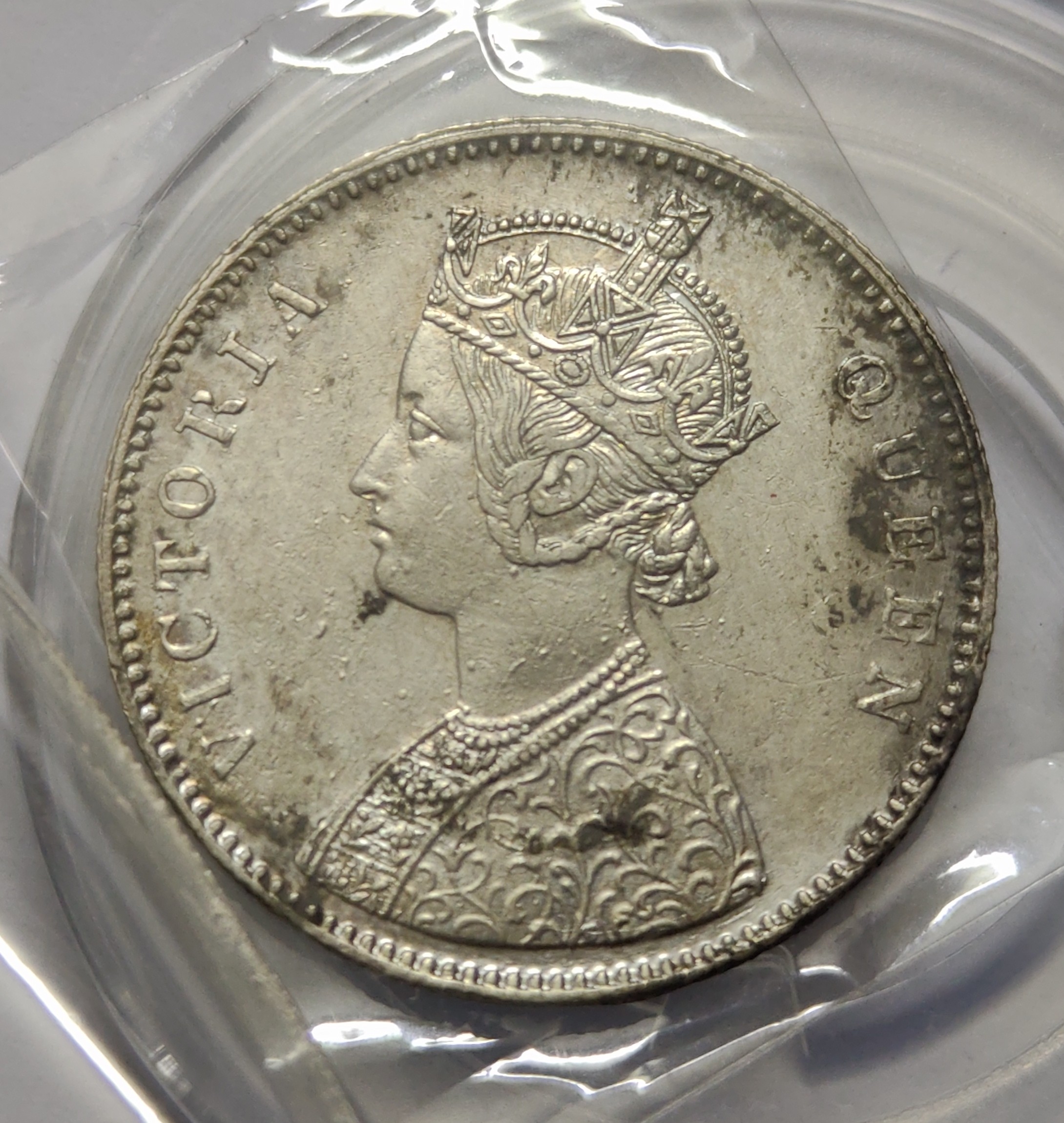 British India Victoria One Rupee 1862 11 Dot Silver Coin High Grade Coin RARE