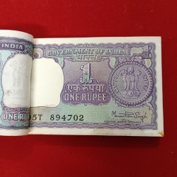 Alternative view of One Rs Rare Big Coin Full Bundle Fancy Number 786 Finance Minister Manmohan Singh 1977 Year Reserve Bank of India 894701