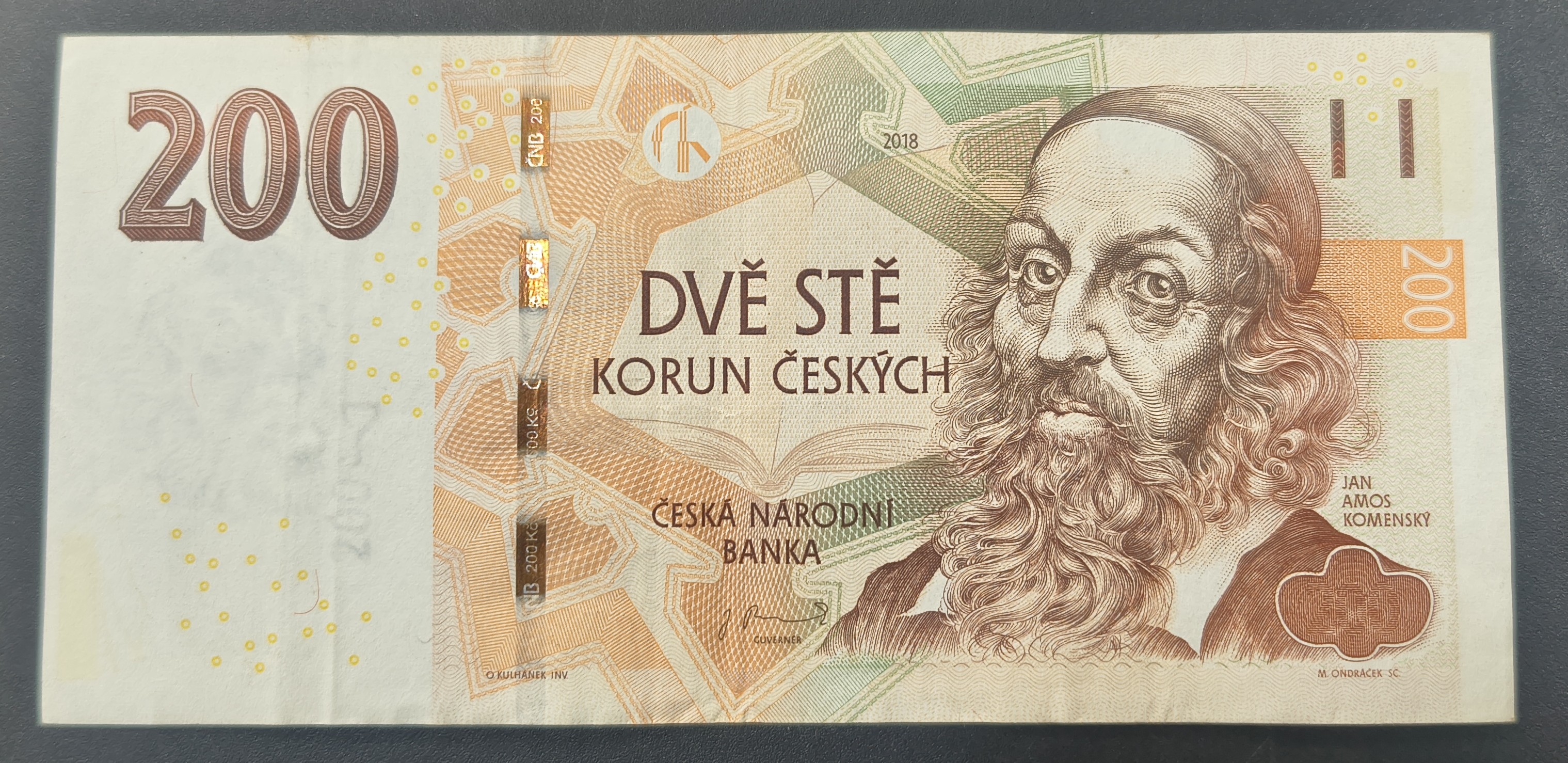 Czech 200 Korun With Omron Rings Rare Note #B2