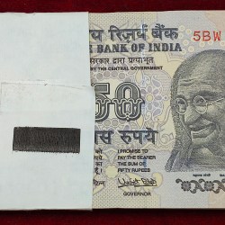 50 RUPEESOLD ISSUE GOVERNOR URJT PATEL RARE GEM UNC SERIAL PACKET ( TELESCOPE NUMBER )