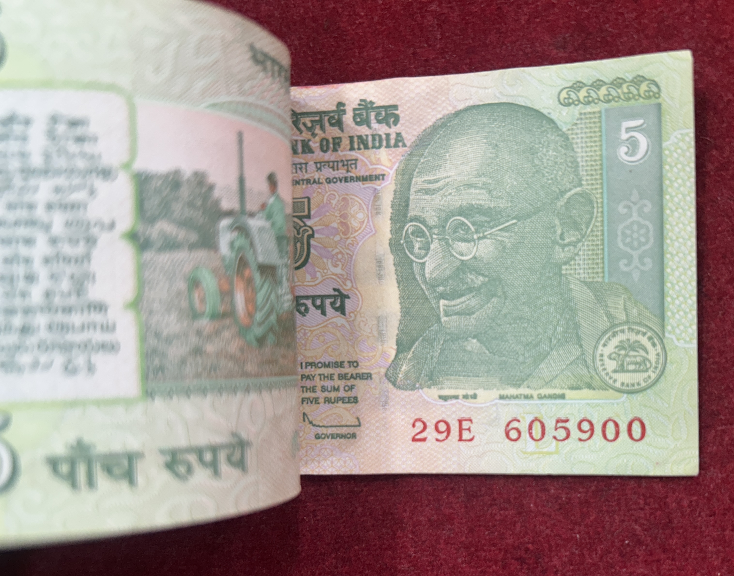 5 RUPEES (GANDHI) GOVERNOR D.SUBBA RAO RARE (100 NOTE) SERIAL PACKET - Image 3