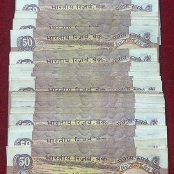 Alternative view of 50 Rupees (Old Issue) Mix Governor Rare (100 Note) Packet #3