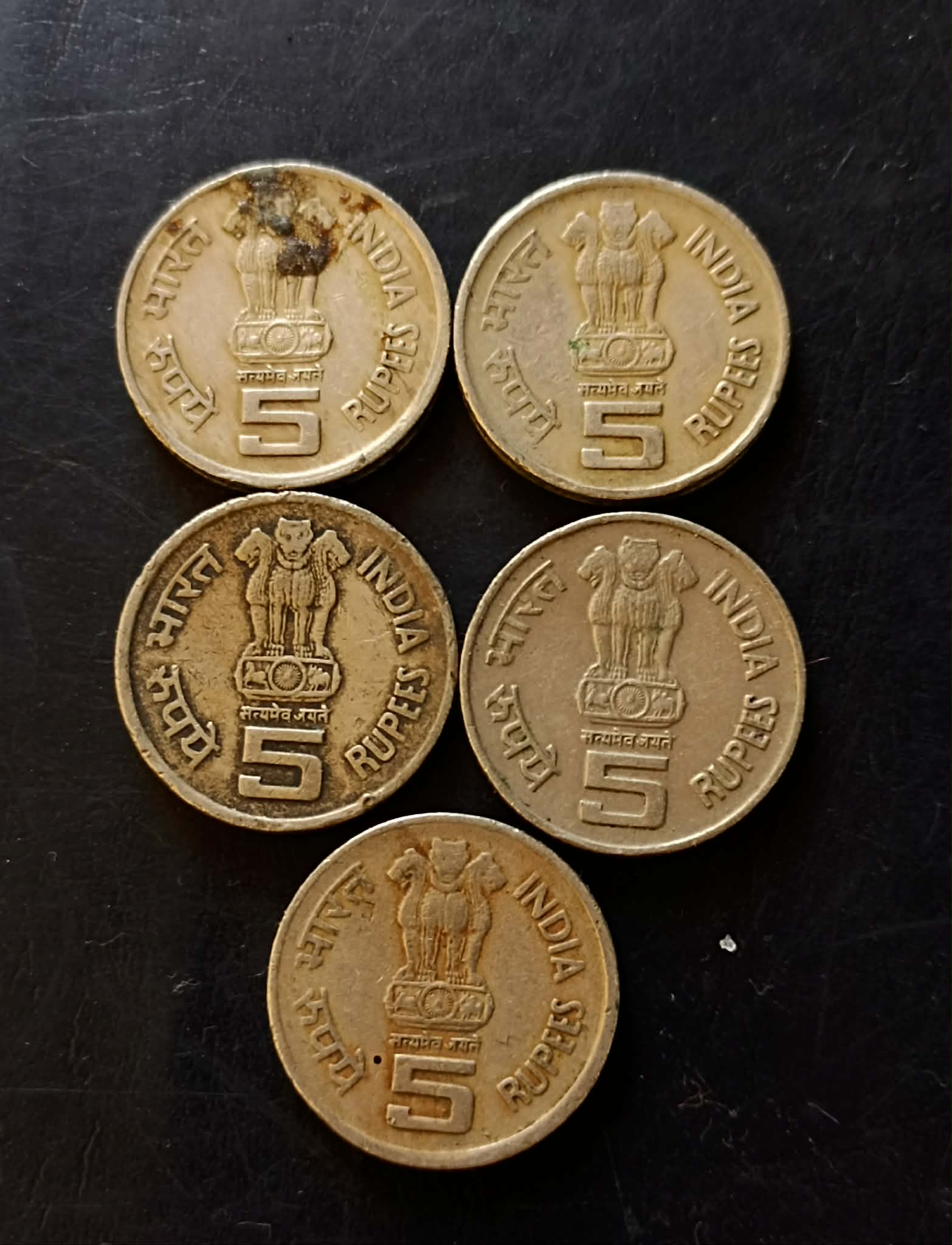 Republic India Denominaton 5₹ Metal copper nickel Same and similar piece available - Image 2