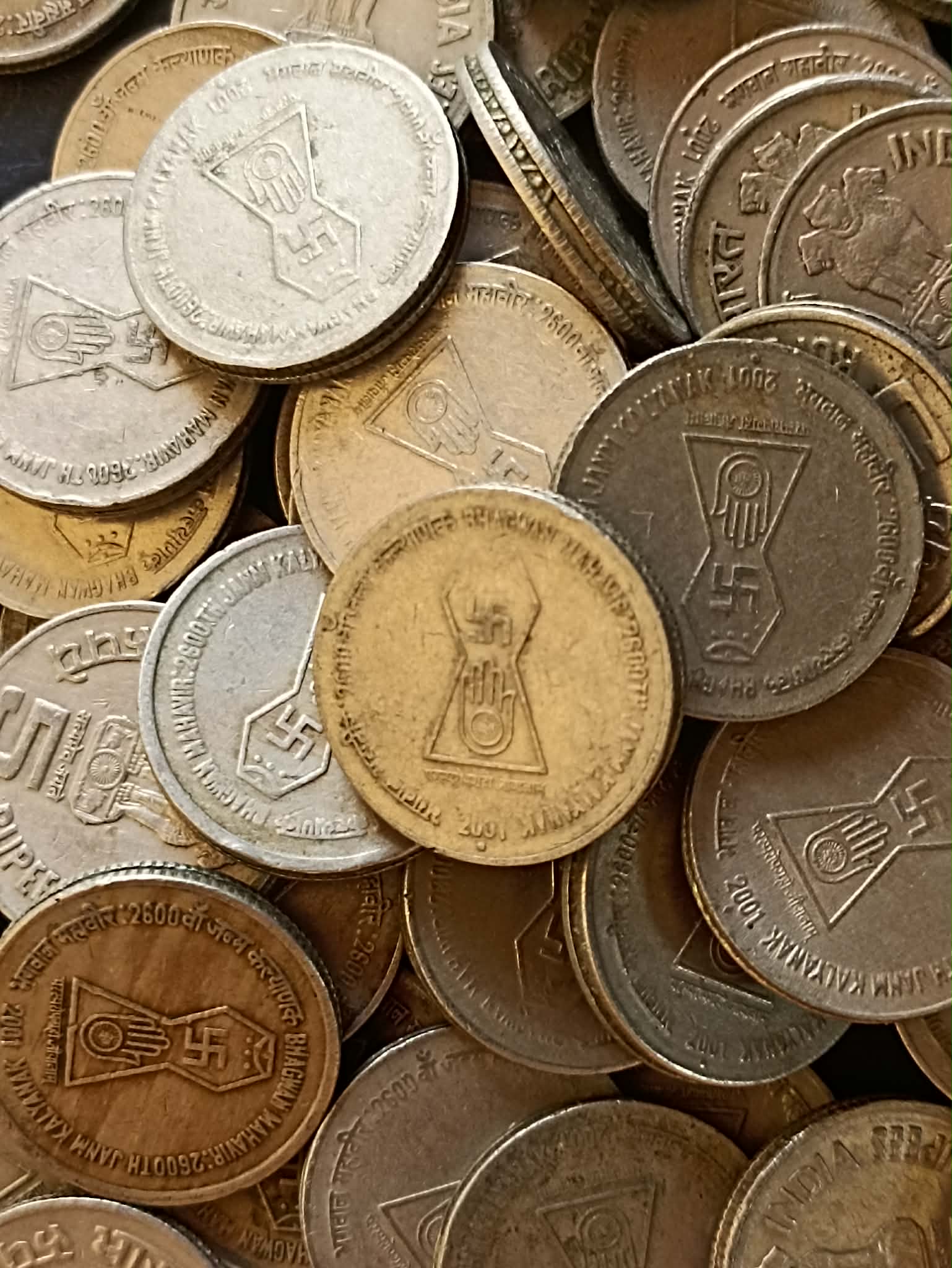 Republic India Denominaton 5₹ Metal copper nickel 50 piece given Same and similar piece available