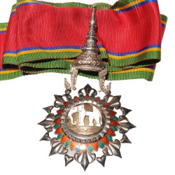 Alternative view of Thai Order Of The White Elephant Badge 2nd Class Knight Commander Rare SILVER Beautiful Medal with Wooden Box