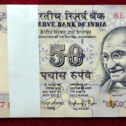 50 RUPEESOLD ISSUE GOVERNOR RAGHURAM G. RAJAN RARE UNC SERIAL PACKET