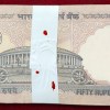 50 RUPEESOLD ISSUE GOVERNOR RAGHURAM G. RAJAN RARE UNC SERIAL PACKET - Image 2
