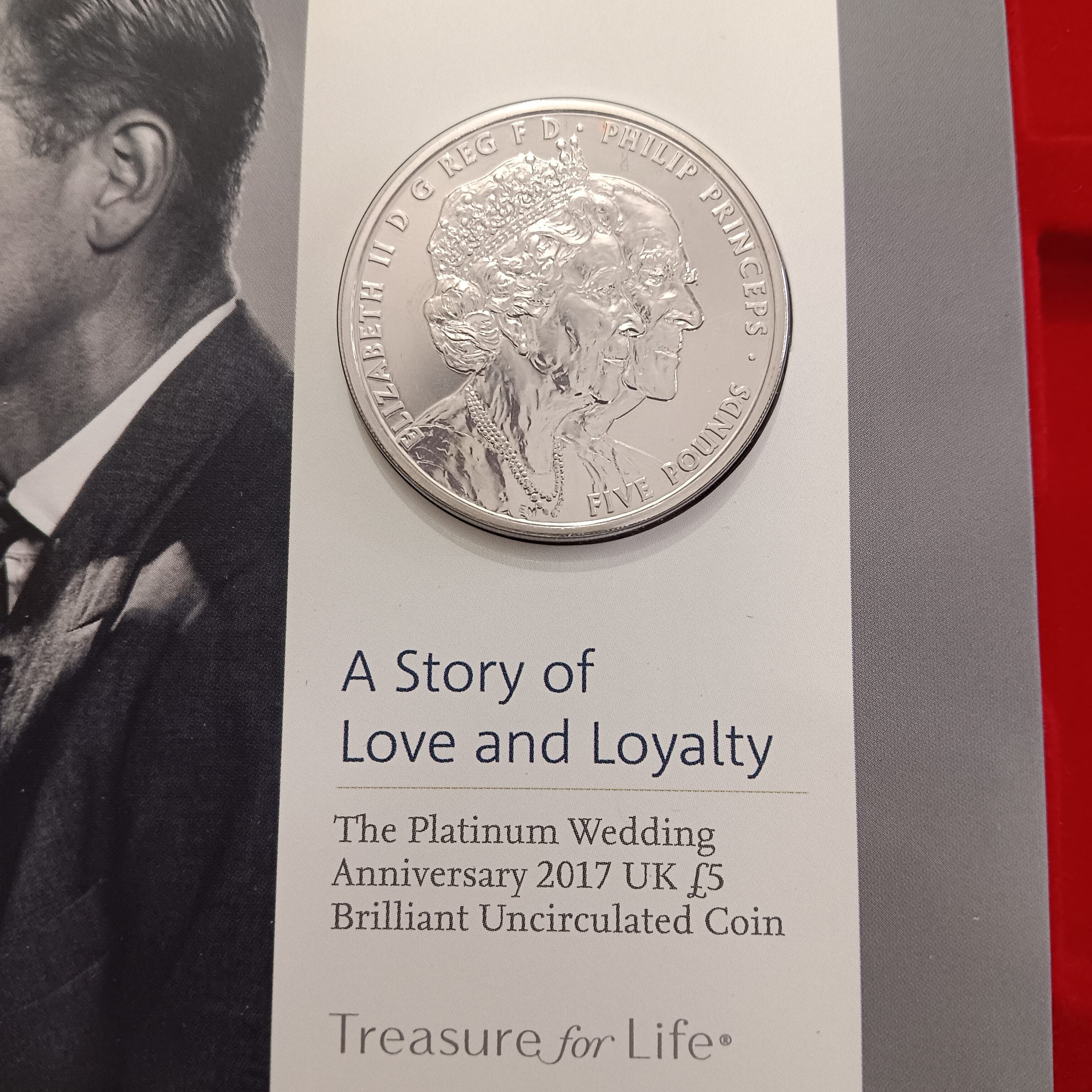 Extremely Rare Proof Coin 2017 UK £5 Brilliant Uncirculated Coin, issued by The Royal Mint to celebrate the 70th (platinum) wedding anniversary of Queen Elizabeth II and Prince Philip.