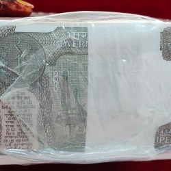 Alternative view of 768001 ( Full semi Fancy Number pack rim + 768768 ) 1 Rupees 2019 RBI Governor Subhash Garg Sealed 1000 note pack RIM