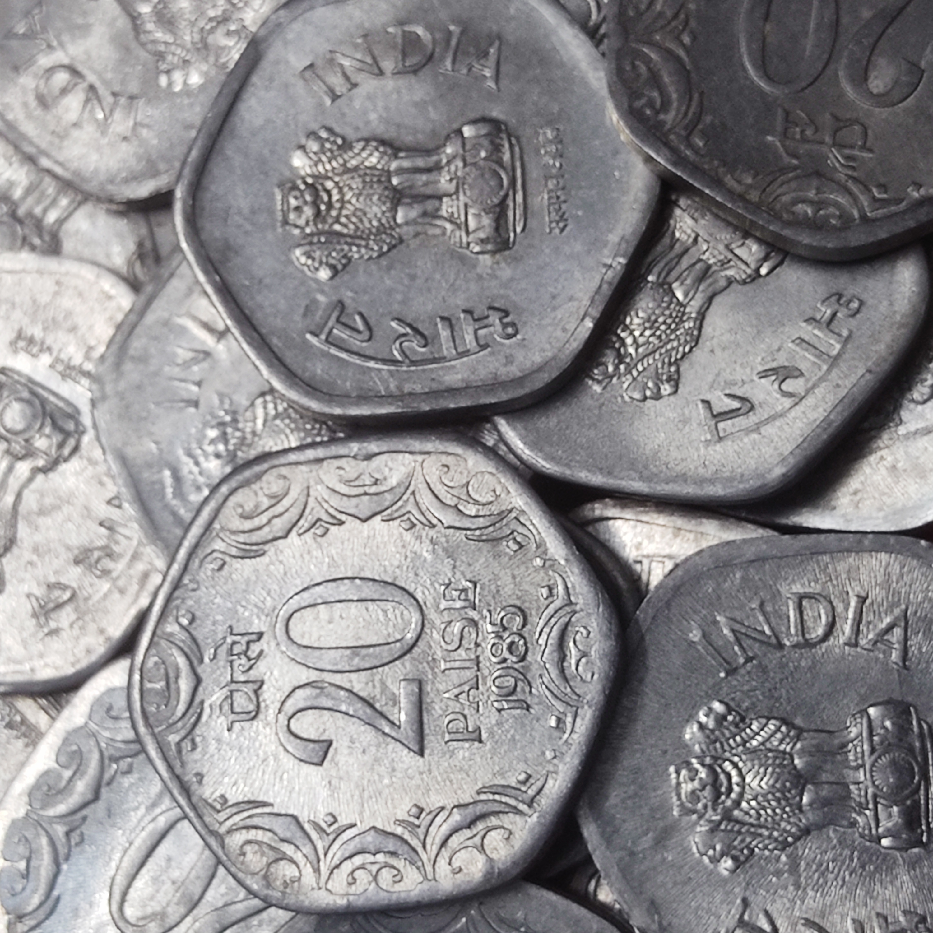20 PAISE YEAR 1985 CALCUTTA MINT LOT OF 17 COIN PRICE