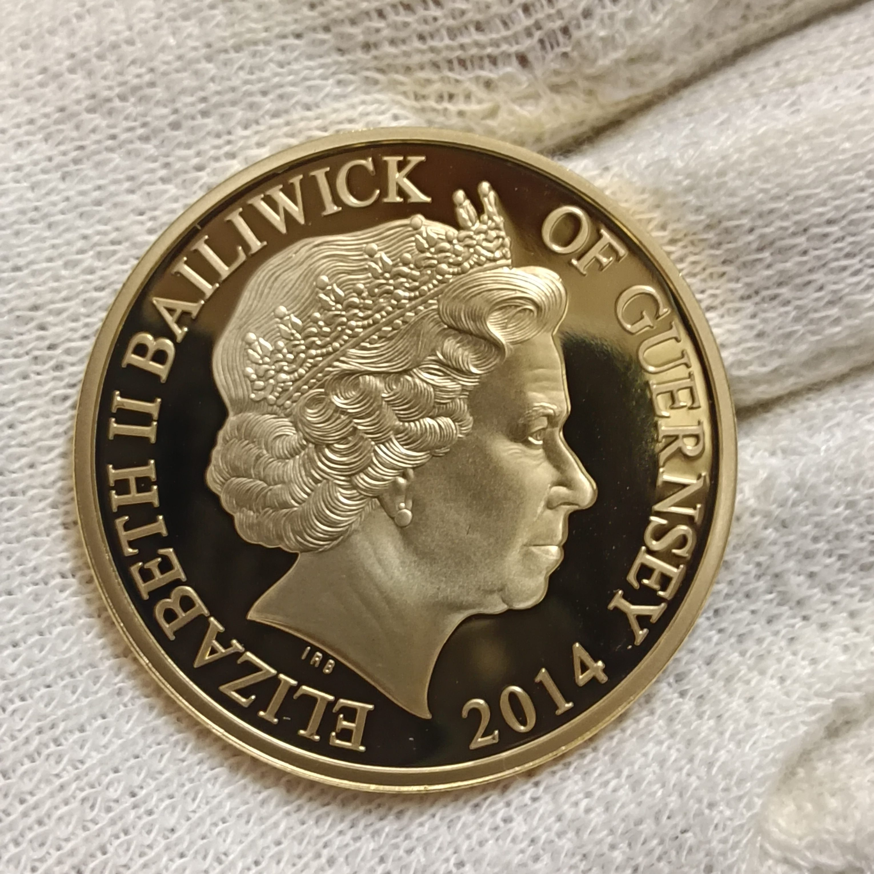 2014 Guernsey Gold Plated 50 pence commemorative Proof coin the "Reflections of a Reign" the Queen's Speech - Image 5