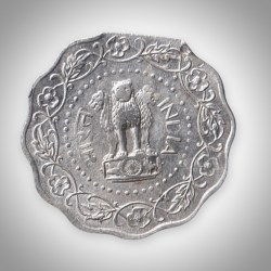 Rare Mint Clip Error 10 Paise 1974 Scalloped Aluminium Calcutta Mint Coinage of Republic India Coin # A006